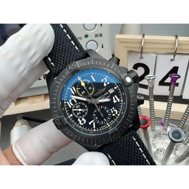 Breitling Avenger V13317101B1X1 Replica - Black Dial Fluted Bezel