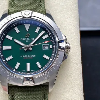 Breitling Avenger A17328101L1X1 Replica - Green Dial Fluted Bezel
