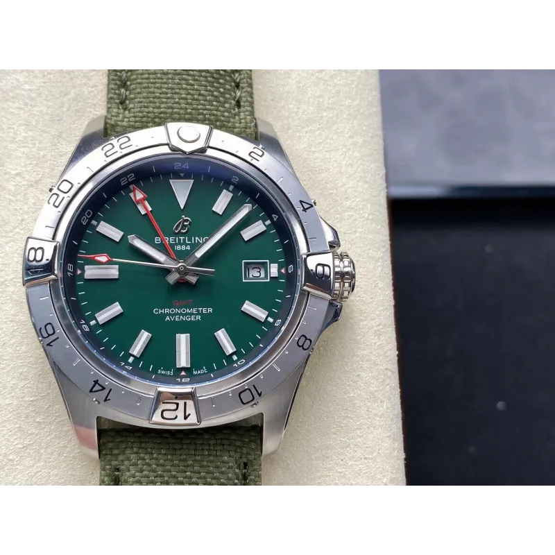 Breitling Avenger A32320101B1X1 Replica - Green Dial Fluted Bezel