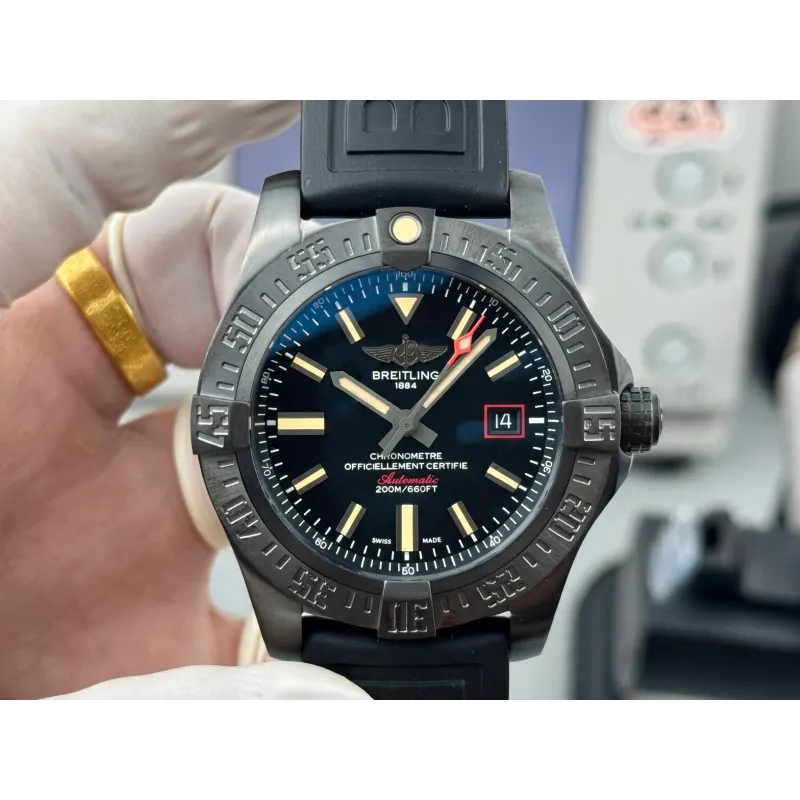 Breitling Avenger V1731010/BD12-155S Replica - Black Dial Fluted Bezel