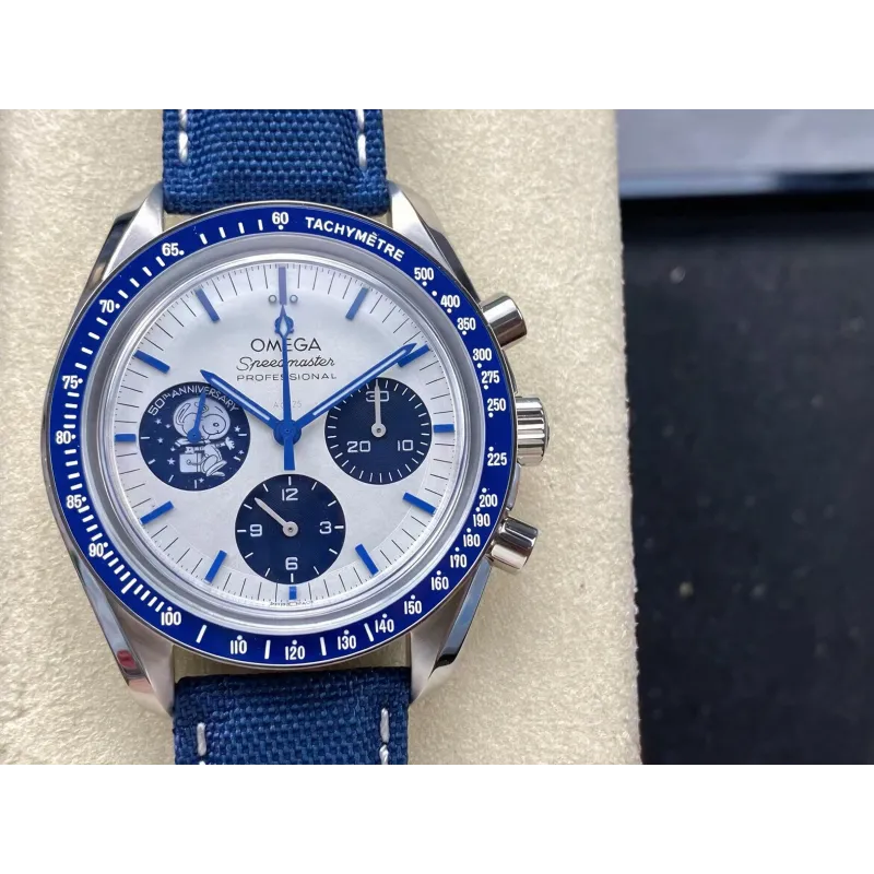 Omega Speedmaster Snoopy 310.32.42.50.02.001 Replica - Silver Dial Stainless Steel